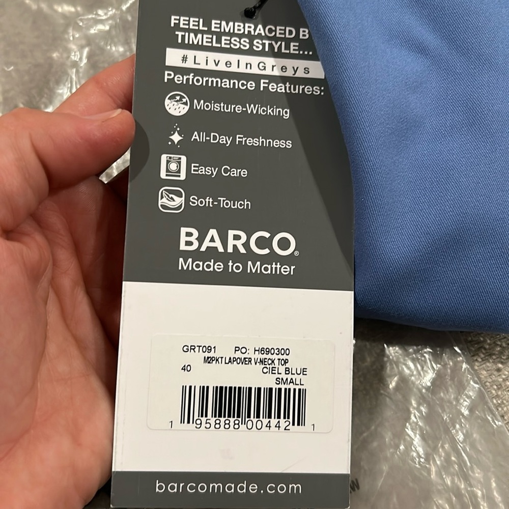 Brand New Men’s Scrub Top